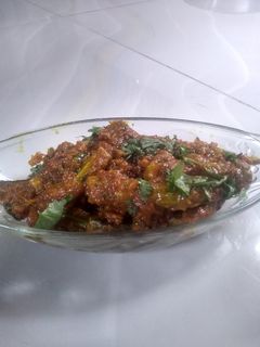 સરગવાની શીંગ નું લોટ વાળું શાક (Drumstick Besan Shak Recipe In Gujarati) રેસીપી મુખ્ય ફોટો