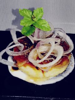 लच्छेदार प्याज़ आलू की टिक्की (Lachhedar Pyaz Aloo ki Tikki recipe in hindi) रेसिपी मुख्य फोटो