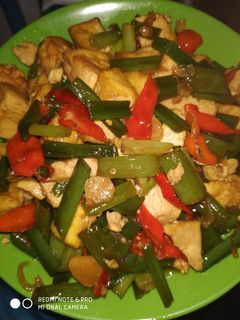 Foto resep Kembang daun bawang tumis tahu
