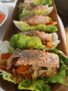 Una foto de Barquitas de salmón