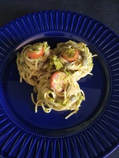 Una foto de Espaguetis con brócoli