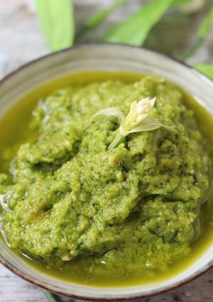 A picture of Wild garlic pesto 💚.