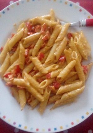 A picture of Creamy Pasta with Red Pepper and Paprika.