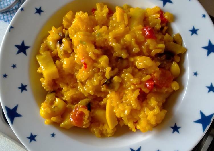 Arroz marinero con verduras y aros de potón
