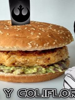 Una foto de Hamburguesa de Quinoa y Coliflor