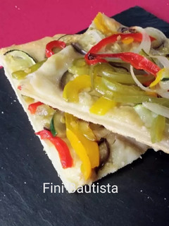 Una foto de Coca de verduras