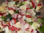 Una foto de ensalada de surimi y apio