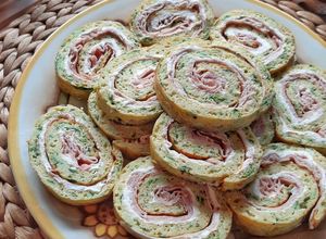 Foto di Rotolo di zucchine con philadelphia e prosciutto cotto