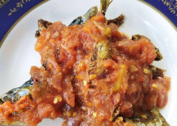 Cara termudah untuk Istimewa Makan di DimeSambal pindang kucing