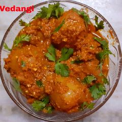 A picture of Dum Aloo.