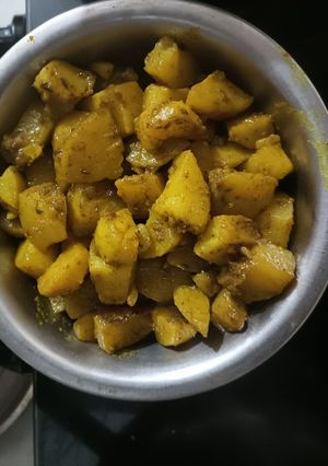 A picture of Jeera aloo.