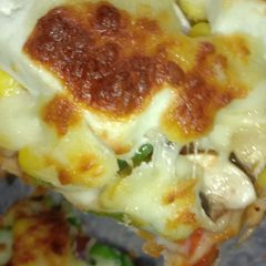 A picture of Mushroom pizza.