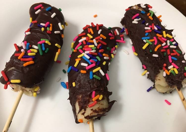 Steps to Make Perfect Kids treat frozen chocolate bananas 🍌