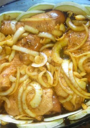 Una foto de Pollo marinado al horno