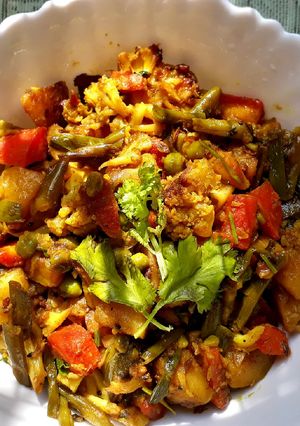 পাঁচমেশালি সব্জীর তরকারি (panch meshali sabji recipe in bengali) রেসিপির প্রধান ছবি