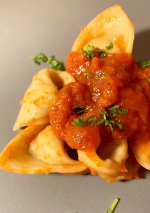 Foto di Tortelli di pesce al sugo di olive nere