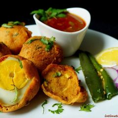 A picture of Egg Pakora.