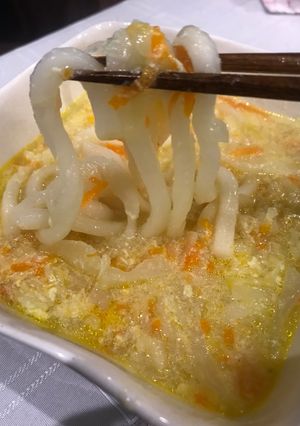 Una foto de Udon con huevo