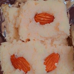 A picture of Coconut burfi.