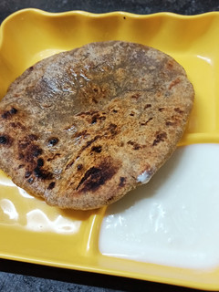 सिंघाड़ा आलू रोटी (singhara aloo roti recipe in Hindi) रेसिपी मुख्य फोटो