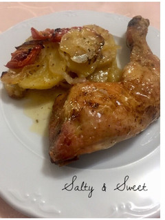 Una foto de Pollo al horno con patatas panadera