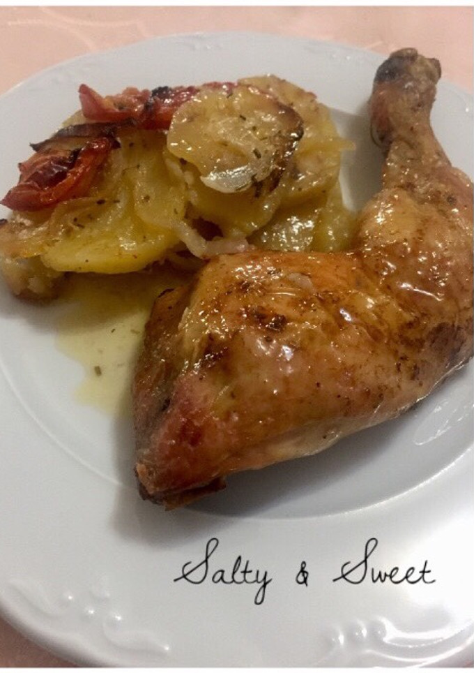 Una foto de Pollo al horno con patatas panadera