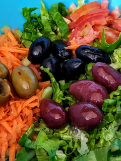 Una foto de ENSALADA🎉Variada de Noche🍾Vieja...!🥳