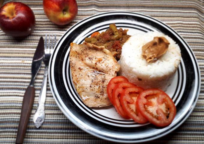 Grilled fillet served with rice