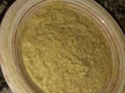 Una foto de aderezos con crema de leche