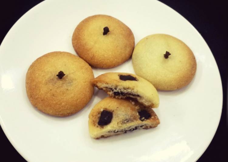 Steps to Prepare Perfect Eggless Homemade Chocolate stuffed Cookies