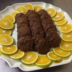 A picture of Flourless Cacao & cashew cookies .