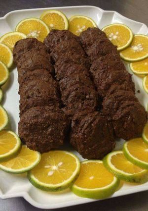 A picture of Flourless Cacao & cashew cookies .