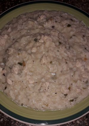 Una foto de Arroz con pollo y crema
