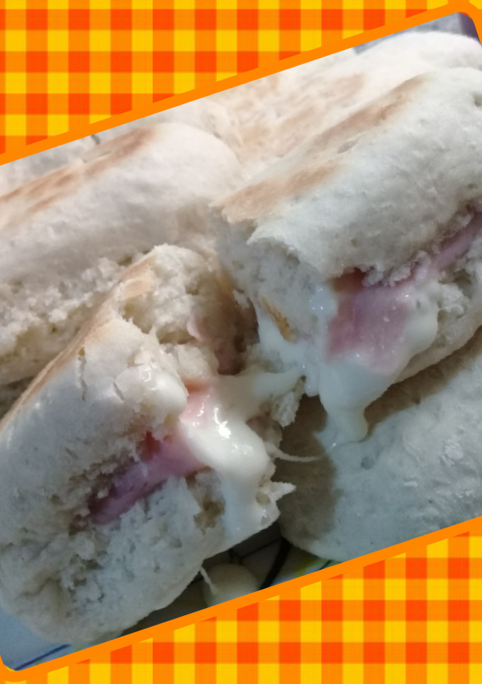 Una foto de Pan casero relleno