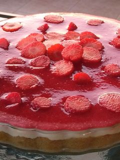 Φωτογραφία της συνταγής Cheesecake με φρέσκια σάλτσα φράουλας