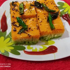A picture of Tiranga dhokla.