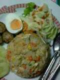ข้าวผัดไข่ ปลายอสาหร่าย