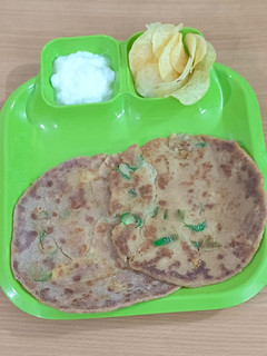 ફરાળી સ્ટફડ પરાઠા (Farali Stuffed Paratha Recipe In Gujarati) રેસીપી મુખ્ય ફોટો