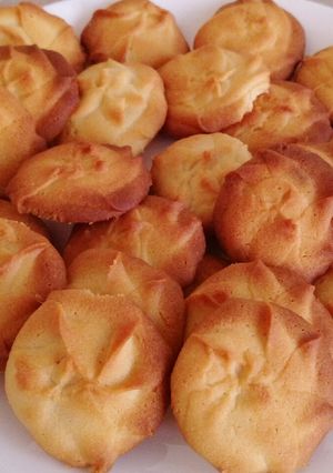 A picture of Butter cookies.