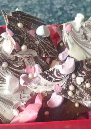 Une photo de Tablette de chocolat marbrée maison