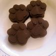 Bombón de chocolate relleno de ganache de guayaba