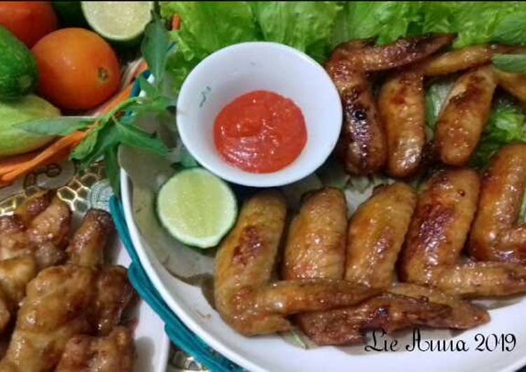 11 Resep: (14.4) Honey Spicy Chicken Wings Anti Gagal!