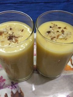 मैंगो शेक (mango shake recipe in hindi) रेसिपी मुख्य फोटो