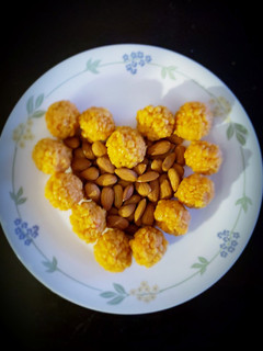 A picture of JAGGERY BOONDI LADDOS♥️.