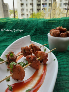 A picture of Bread fritters.