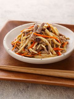 【家樂福廚房】筊白筍炒肉絲 的食譜成品照片