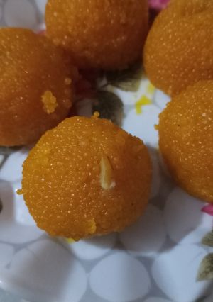 बूंदी के लड्डू (Boondi ke laddu recipe in hindi) रेसिपी मुख्य फोटो