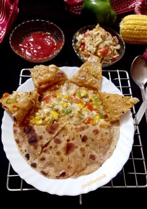 A picture of Stuffed Pizza Paratha.