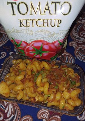 A picture of Ketchup macaroni.
