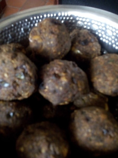 கோலா உருண்டை (Kola urundai recipe in tamil) செய்முறை முக்கிய புகைப்படம்